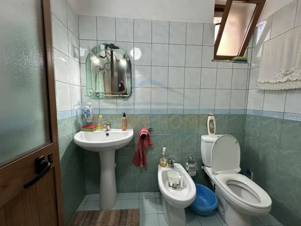 Tirane, shitet shtepi 2 Katshe Kati 1, 245 m² 500.000 €  UNA54407