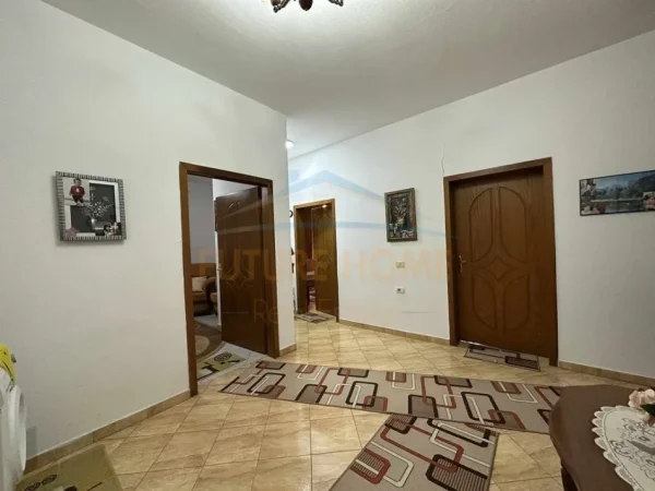 Tirane, shitet shtepi 2 Katshe Kati 1, 245 m² 500.000 €  UNA54407