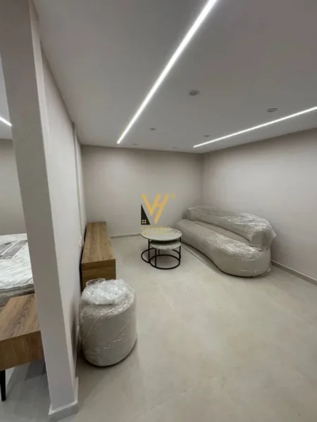 Tirane, jepet me qera apartament 1+1+Ballkon Kati 2, 52 m² 700 € (SELVIA)