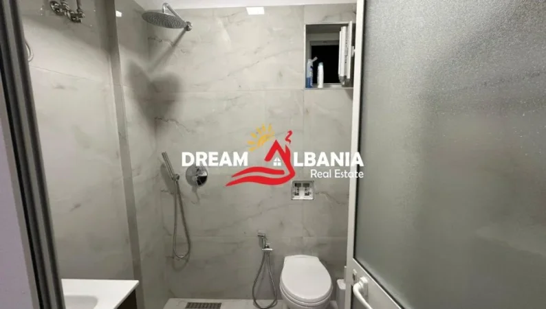 Tirane, shitet garsonier 1+1 Kati 2, 94 m² 204.000 € (ne rrugen e Durrsit prane Bllokut te Ambasadave)