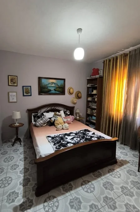 Tirane, jepet me qera shtepi 1+1+Aneks Kati 0, 420 € 