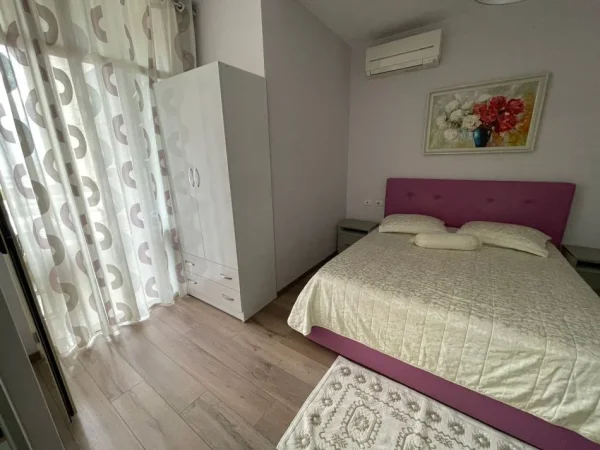 Tirane, jap me qera apartament 2+1+Ballkon Kati 4, 108 m² 800 € (Kompleksi Panorama)