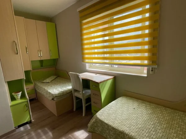 Tirane, jap me qera apartament 2+1+Ballkon Kati 4, 108 m² 800 € (Kompleksi Panorama)