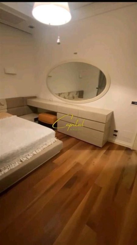 Tirane, jepet me qera apartament 1+1 Kati 1, 75 m² 800 € (PAZARI I RI)