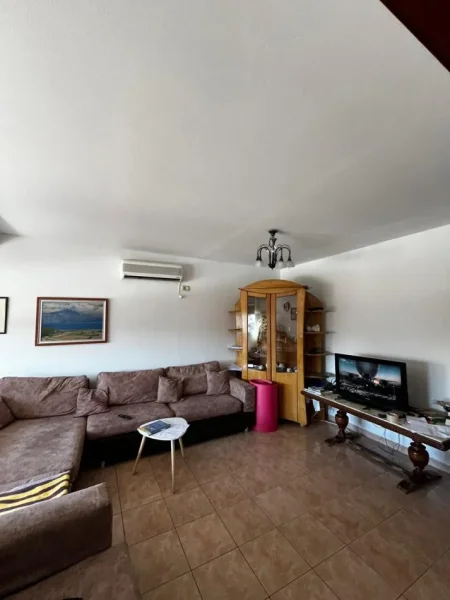 Tirane, jepet me qera apartament 2+1 Kati 6, 100 m² 700 € (rruga e durresit)