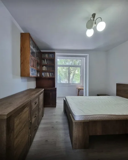 Tirane, jepet me qera apartament 2+1 Kati 2, 65 m² 