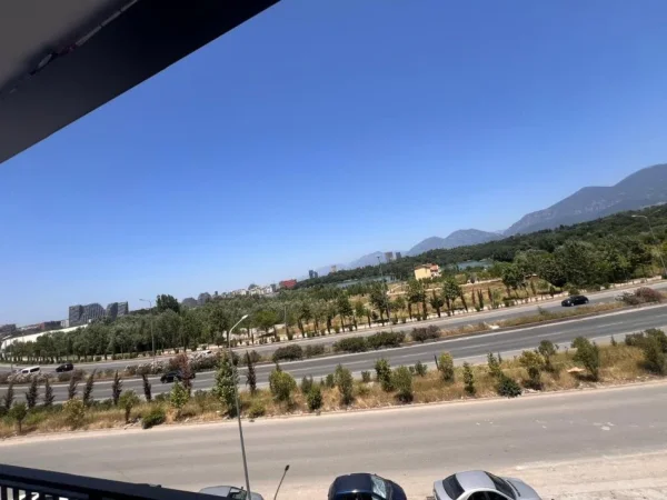 Tirane, shitet apartament 2+1+Aneks+Ballkon Kati 3, 105 m² 290.000 € (Liqeni i Thate)