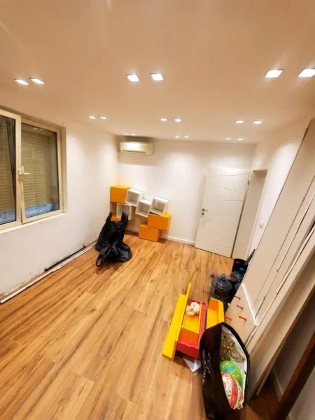 Tirane, jepet me qera apartament 2+1 Kati 2, 600 € 