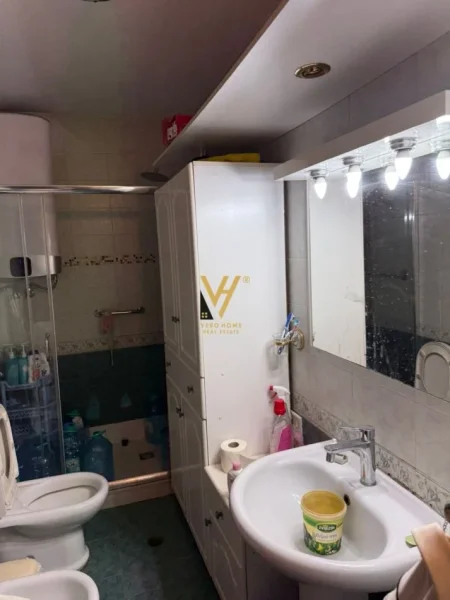 Tirane, jepet me qera apartament 2+1+Ballkon Kati 6, 100 m² 700 € (RRUGA ”FORTUZI”)