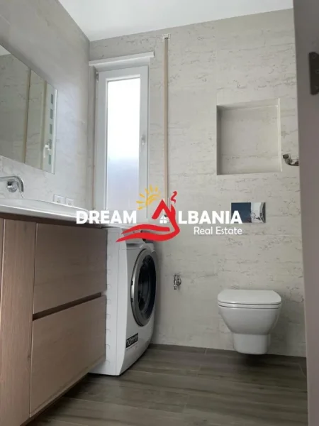 Tirane, jepet me qera apartament 2+1+Ballkon Kati 6, 120 m² 1.600 € (te rruga e Kosovareve)