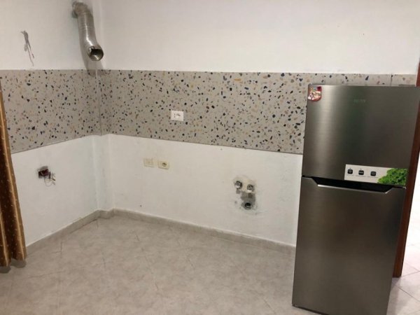 Tirane, jepet me qera Vile 1+1 Kati 1, 60 m² 350 € (Vilat Amerikane)