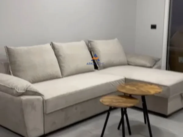 Tirane, jepet me qera apartament 1+1+Ballkon Kati 0, 74 m² 459 € (TE SHKOLLA E BASHKUAR)