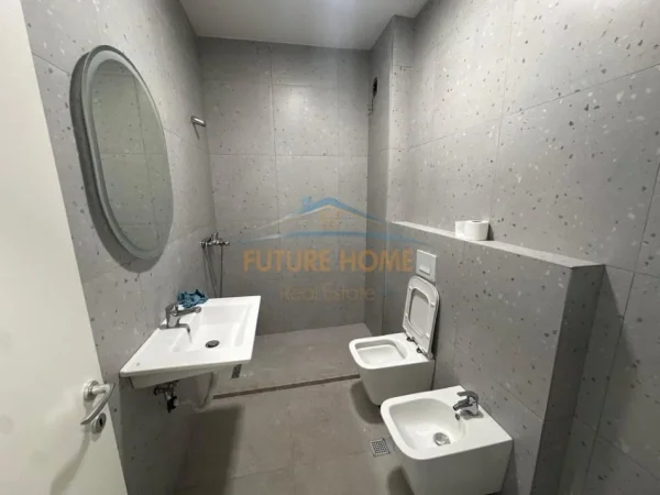 Tirane, jepet me qera apartament 3+1+Ballkon Kati 1, 110 m² 700 € (TRIO TOWER)