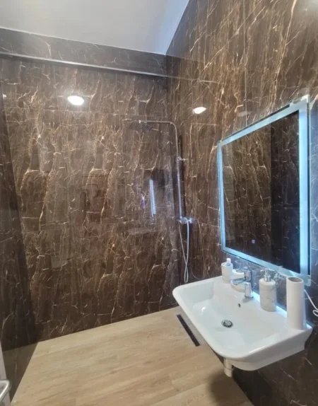 Tirane, shitet apartament 2+1 Kati 7, 7 m² 260.000 € 