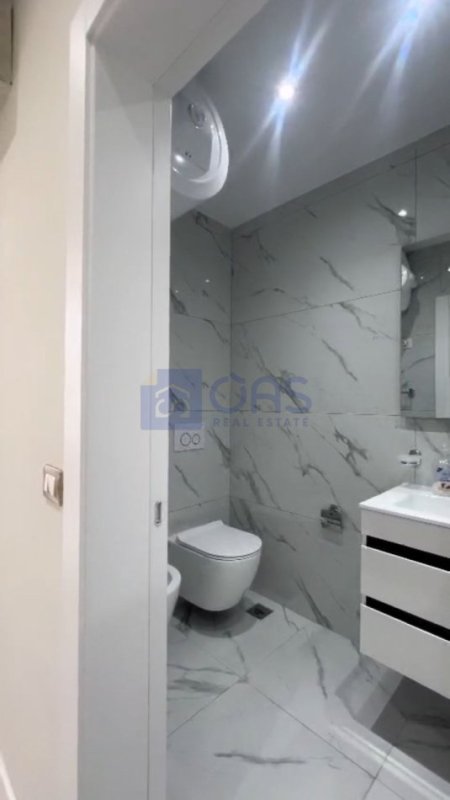 Tirane, jepet me qera apartament 1+1+Aneks+Ballkon Kati 9, 70 m² 1.000 € (Rruga e kosovareve, Tirane)