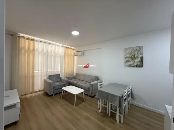 Tirane, jepet me qera apartament 1+1+Ballkon Kati 7, 70 m² 450 € (Astir)