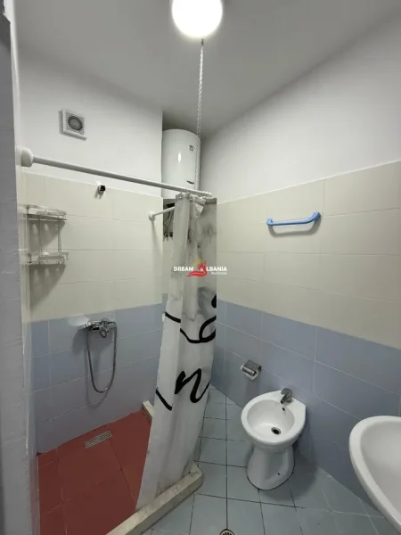 Tirane, jepet me qera apartament 1+1+Ballkon Kati 7, 70 m² 450 € (Astir)