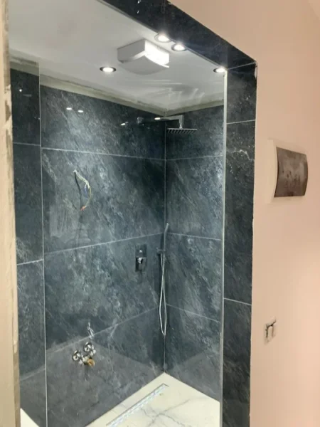 Tirane, shes apartament 4+1 Kati 4, 73 m² 330.000 € (Sheshi Wilson)