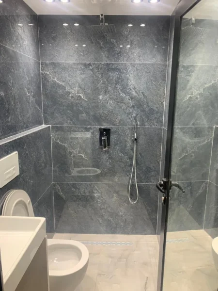 Tirane, shes apartament 4+1 Kati 4, 73 m² 330.000 € (Sheshi Wilson)