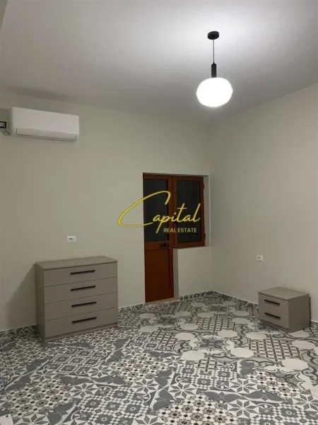 Tirane, jepet me qera apartament 2+1 , 70 m² 500 € (RRUGA SIRI KODRA)