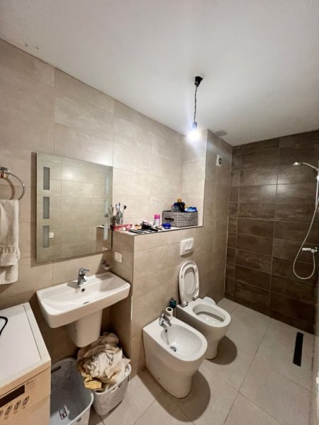 Tirane, jepet me qera apartament 3+1+Ballkon Kati 5, 130 m² 900 € (Fiori Di Bosco)