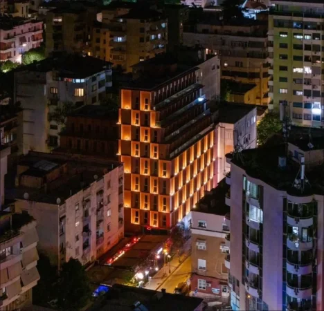 Tirane, shitet apartament 3+1+Ballkon Kati 5, 224 m² 770.000 € (BLLOKU)