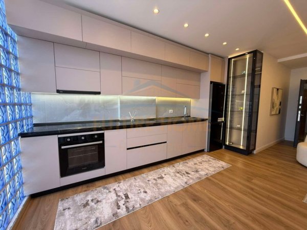 Tirane, shitet apartament 2+1 Kati 3, 110 m² 348.000 € (RRUGA E KOSOVARVE)