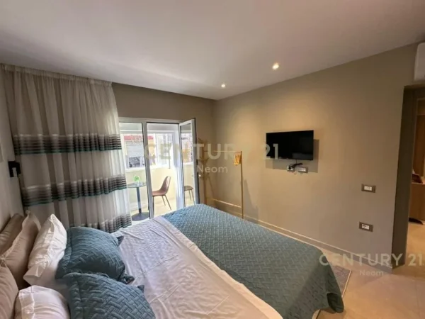 Tirane, jepet me qera apartament 2+1+Ballkon Kati 1, 80 m² 650 € (Neom117930)
