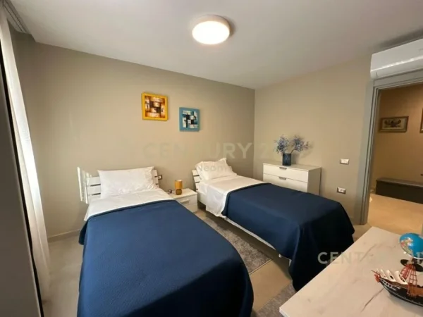 Tirane, jepet me qera apartament 2+1+Ballkon Kati 1, 80 m² 650 € (Neom117930)
