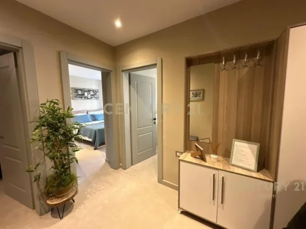 Tirane, jepet me qera apartament 2+1+Ballkon Kati 1, 80 m² 650 € (Neom117930)