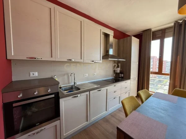 Tirane, shes apartament 1+1 Kati 7, 85 m² 175.000 € (Square 21)