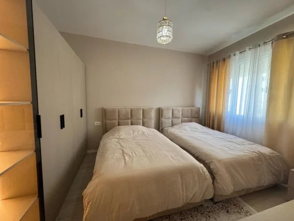 Tirane, jepet me qera apartament 2+1+Ballkon , 95 m² 700 € (Rr Feizi Himzo, River Residence)