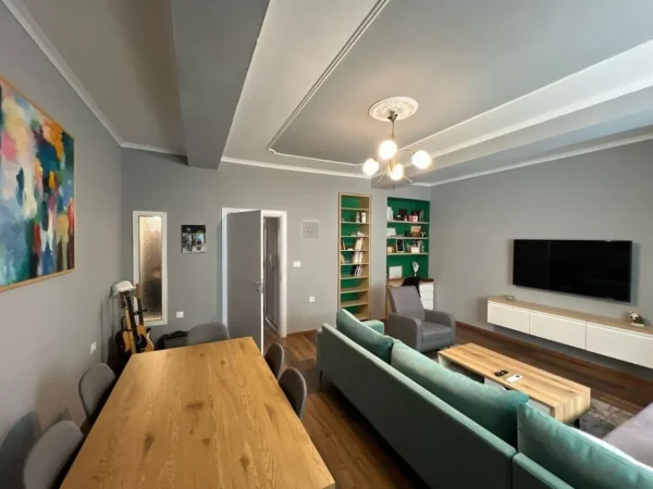 Tirane, jepet me qera Vile 4+1+Ballkon Kati 3, 1 m² 1.200 € (Mihal Grameno)