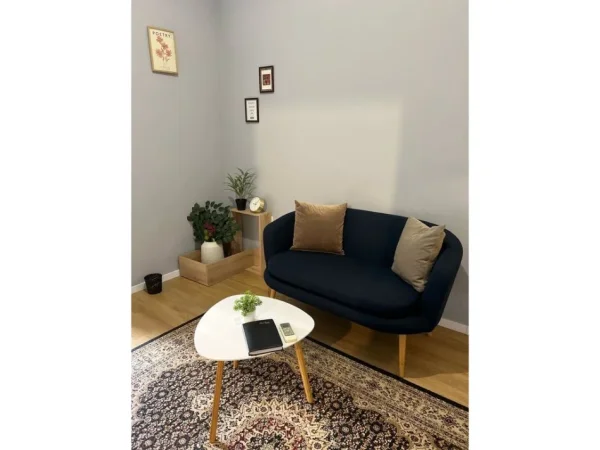 Tirane, jepet me qera Vile 4+1+Ballkon Kati 3, 1 m² 1.200 € (Mihal Grameno)
