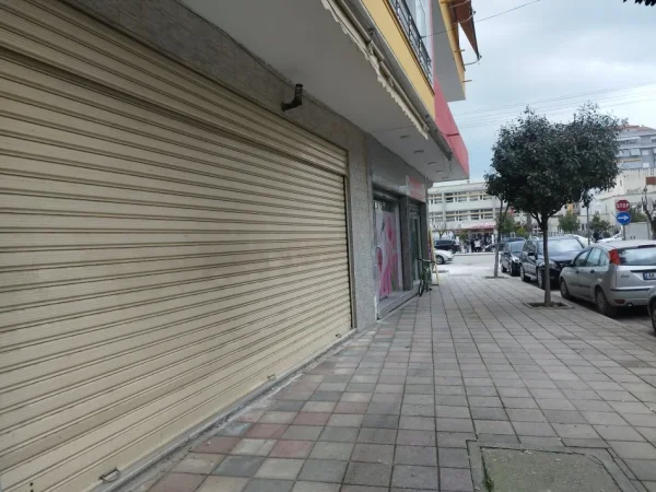 Fier, jap me qera ambjent biznesi Kati 0, 60 m² 321 € (Rruga Dino Kalenja, Fier)