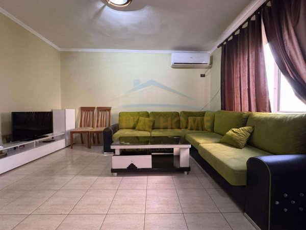 Tirane, jepet me qera apartament 1+1 Kati 4, 60 m² 500 € (Stadiumi i Dinamos)