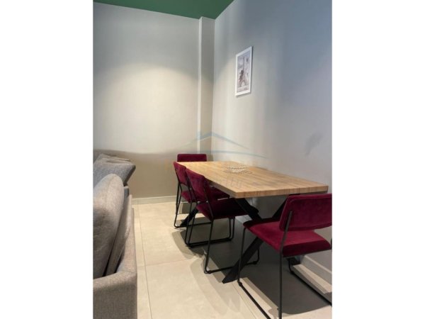 Tirane, jepet me qera apartament 1+1 Kati 1, 60 m² 450 € (Rruga e Dibrës)