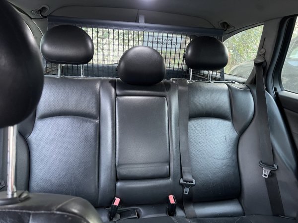 Tirane, shitet makine me portobagazh Mercedez-benz Nafte, gri metalizato automatik 3.000 €