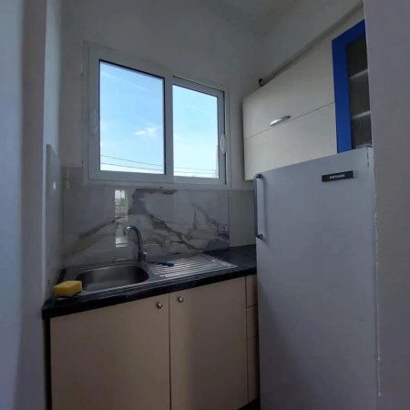 Vlore, jepet me qera vetem 1 dhome 1+1 Kati 2, 35 m² 36 € (Rruga andrea varfi vlore lagja nje maj)