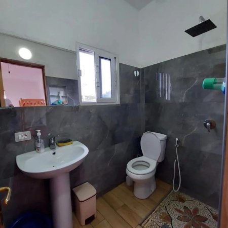 Vlore, jepet me qera vetem 1 dhome 1+1 Kati 2, 35 m² 36 € (Rruga andrea varfi vlore lagja nje maj)