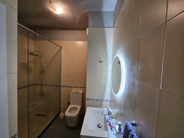 Tirane, jepet me qera 3+1+Aneks+Ballkon Kati 5, 160 m² 2.000 €