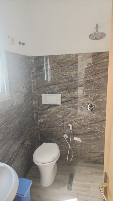 Vlore, jepet me qera vetem 1 dhome 1+1 Kati 2, 35 m² 36 € (Rruga andrea varfi vlore lagja nje maj)