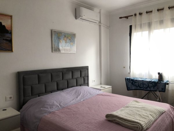 Tirane, jepet me qera apartament 2+1+Ballkon Kati 6, 100 m² 500 € (Vasil Shanto)