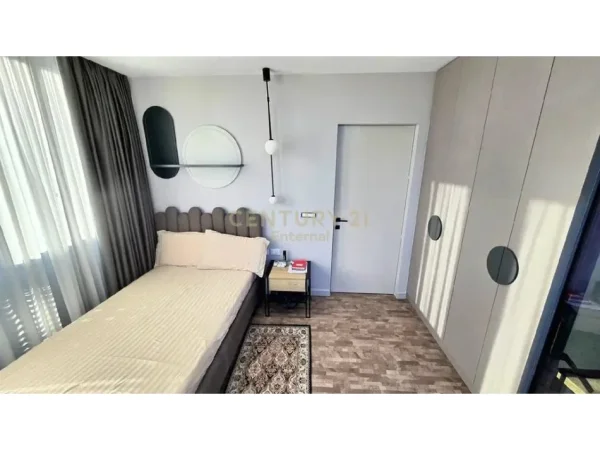 Tirane, jepet me qera apartament 3+1+Ballkon Kati 7, 165 m² 2.500 € 