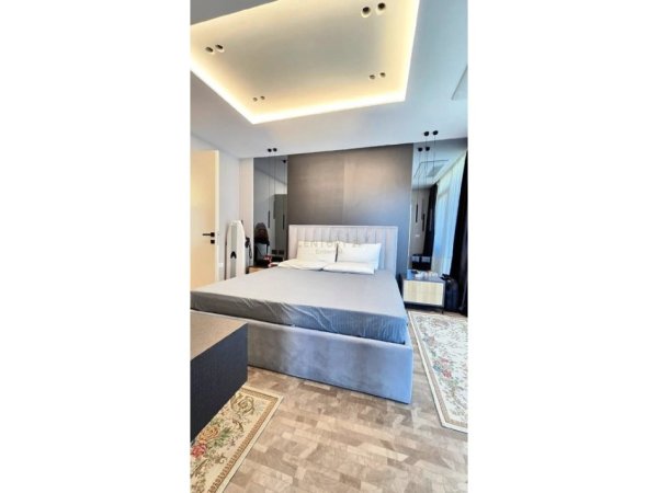 Tirane, jepet me qera apartament 3+1+Ballkon Kati 7, 165 m² 2.500 € 