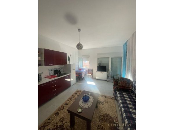 Tirane, jepet me qera apartament 2+1 Kati 4, 60 m² 500 € 