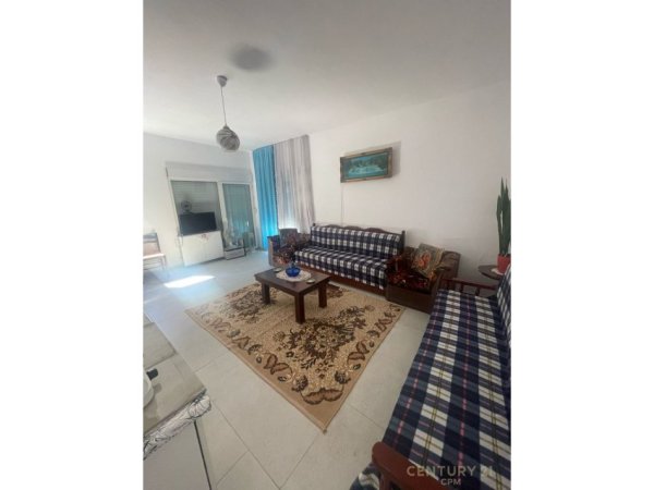 Tirane, jepet me qera apartament 2+1 Kati 4, 60 m² 500 € 