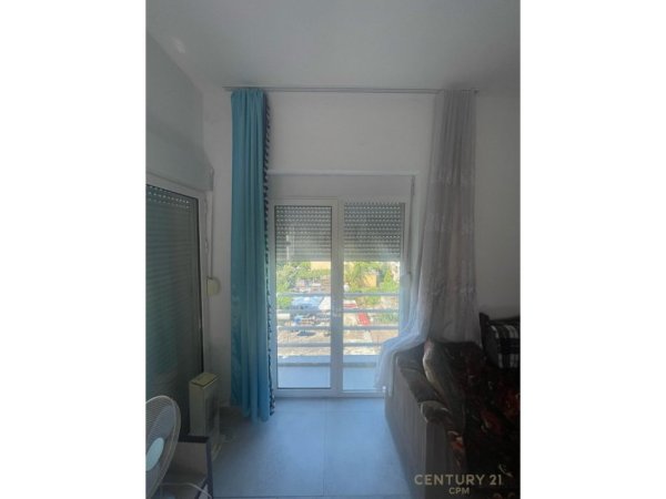 Tirane, jepet me qera apartament 2+1 Kati 4, 60 m² 500 € 