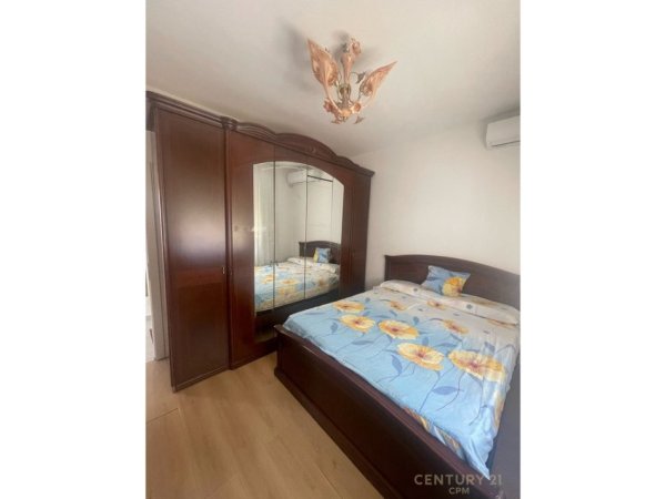 Tirane, jepet me qera apartament 2+1 Kati 4, 60 m² 500 € 