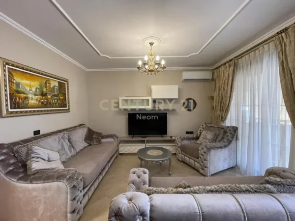 Tirane, jepet me qera apartament 3+1+Ballkon Kati 5, 160 m² 1.000 € 